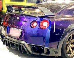 Nissan GTR 碳纖維小尾翼