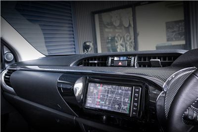 HILUX/Hilux ROJAM 碳貼花儀表板裝飾乘客側 2 件套