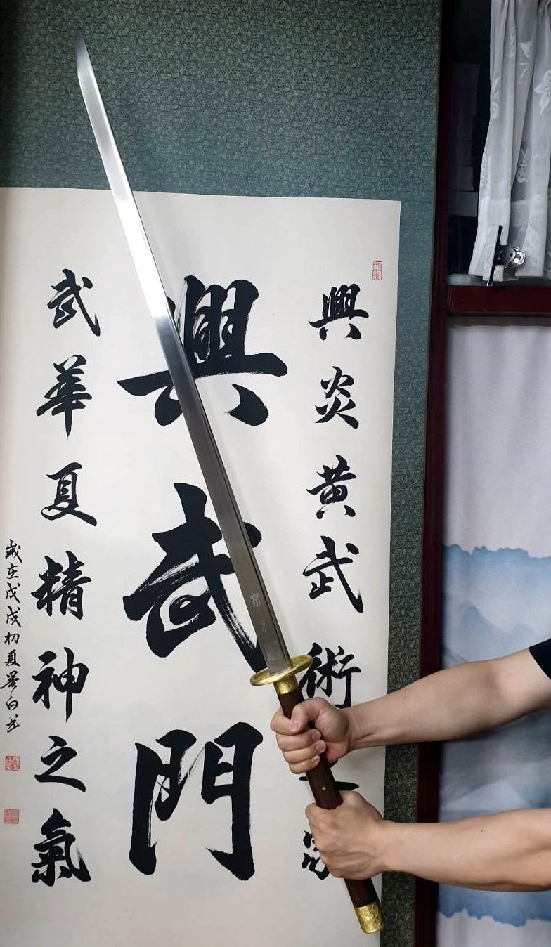 沈廣隆,苗刀,長兵器,傳統武術,戚繼光,武術比賽刀,刀術,武術刀,奇兵器,國術器械,八極拳,倭刀,競賽用品,練習刀,國武術用品