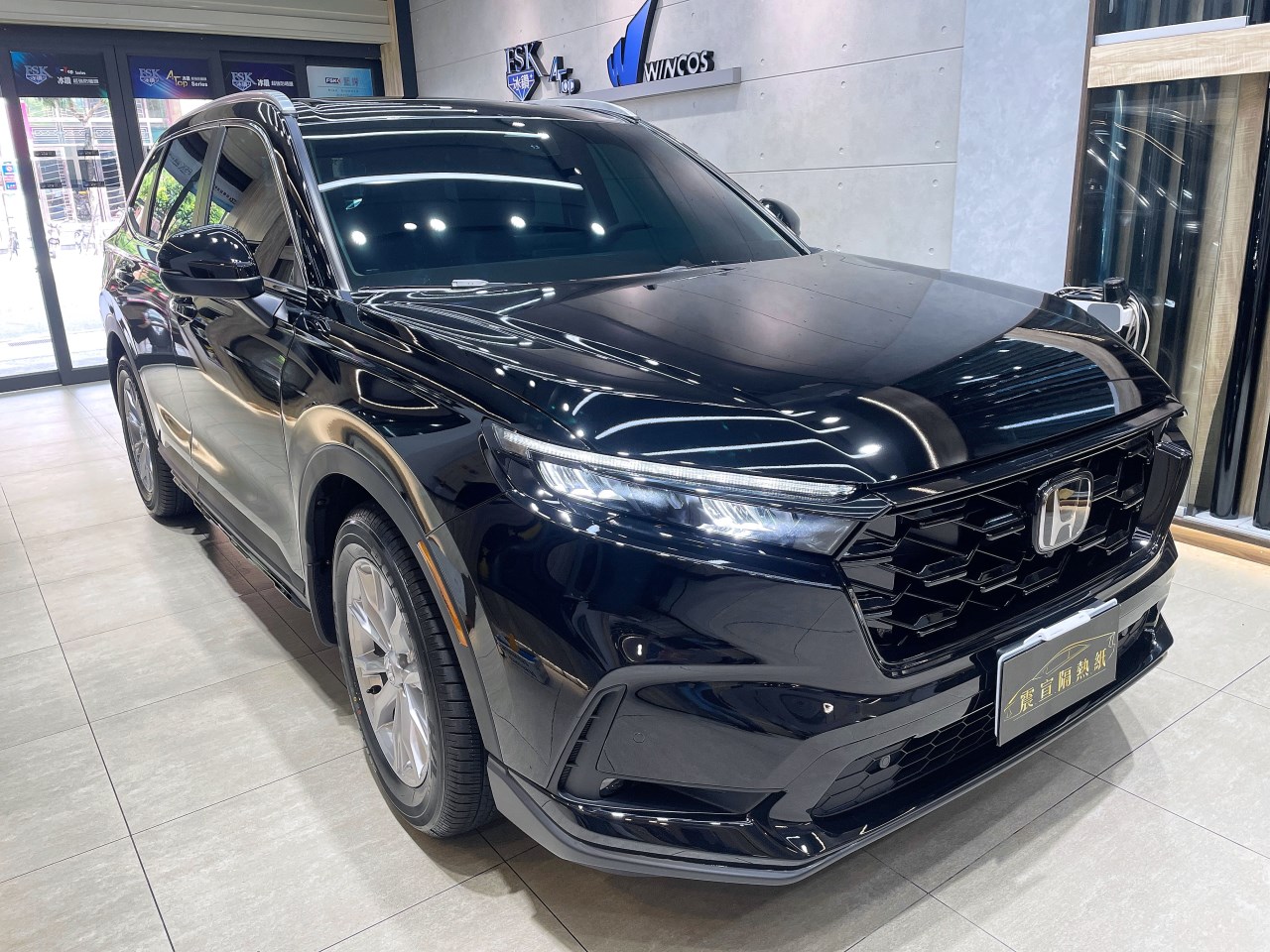 HONDA CR-V 6代 - 前擋FSK冰鑽F30搭配車身FSK冰鑽F20.F70 - 新北震宣隔熱紙店