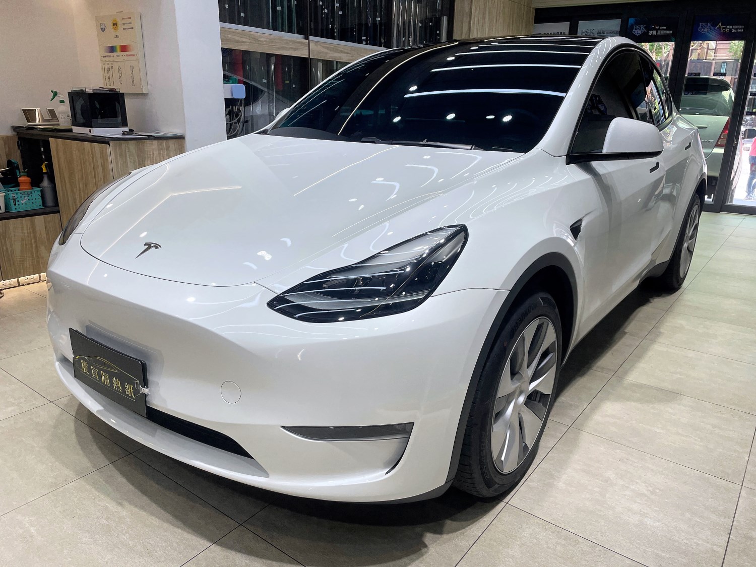 2023 特斯拉 Y - 前擋FSK冰鑽AT50搭配車身FSK冰鑽KT8.KT38 - 新北震宣汽車隔熱紙