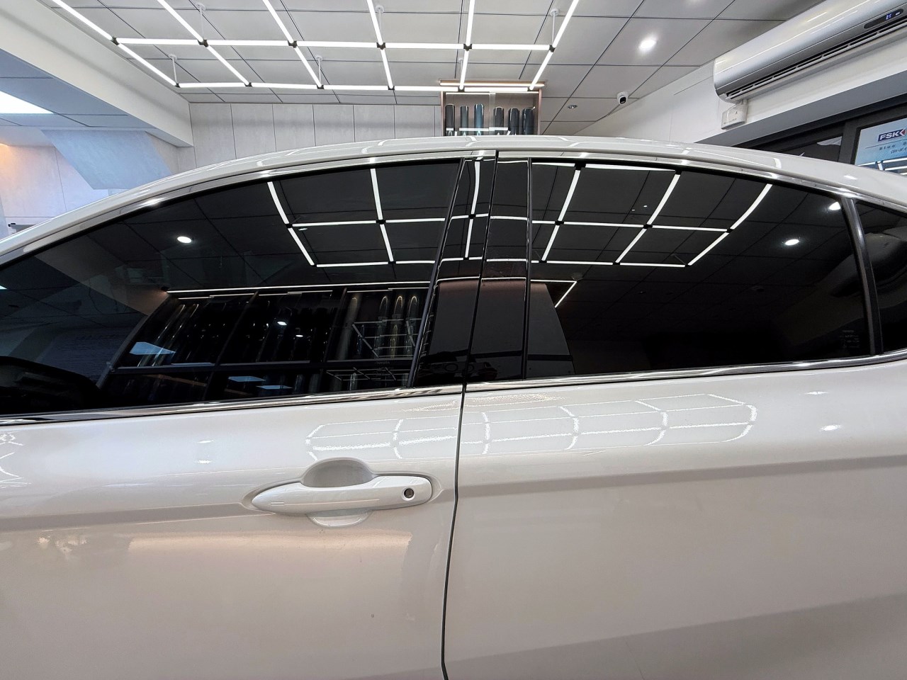 2025 Toyota Camry - 前擋FSK冰鑽F30搭配車身FSK冰鑽FX7 - 新北震宣汽車隔熱紙