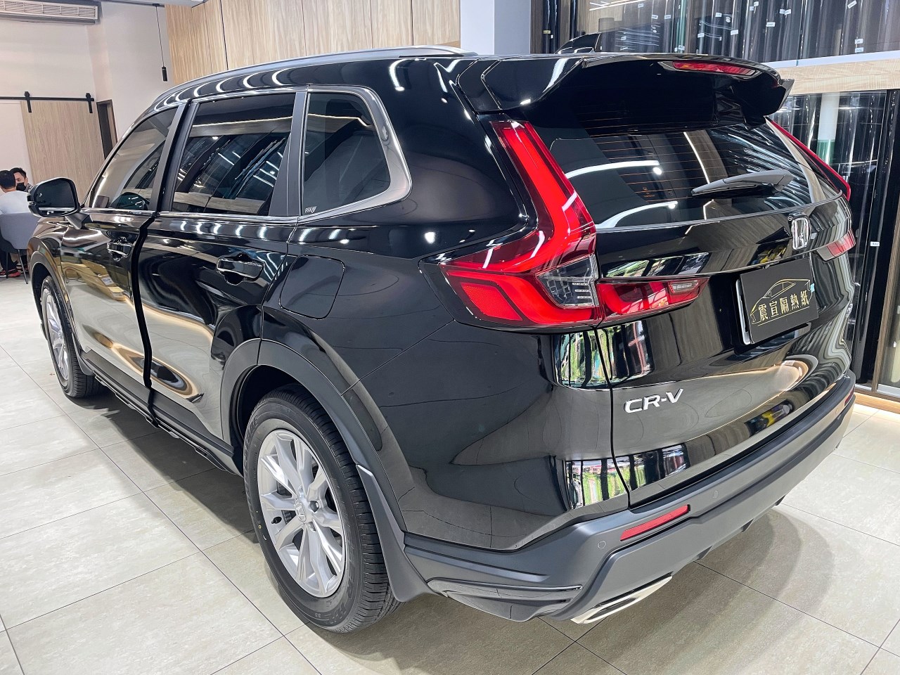 HONDA CR-V 6代 - 前擋FSK冰鑽F30搭配車身FSK冰鑽F20.F70 - 新北震宣隔熱紙店