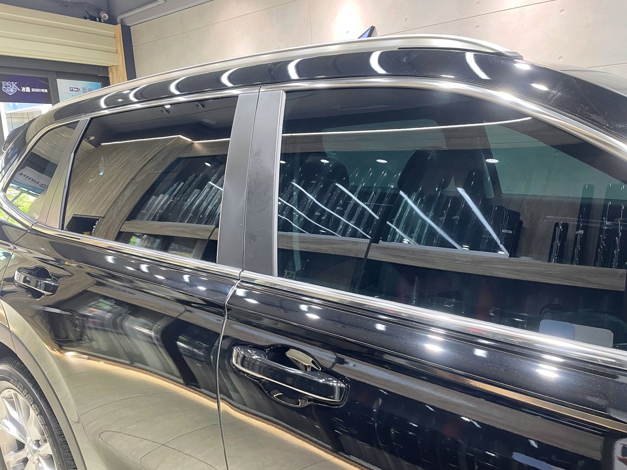 HONDA CR-V 6代 - 前擋FSK冰鑽F30搭配車身FSK冰鑽F20.F70 - 新北震宣隔熱紙店