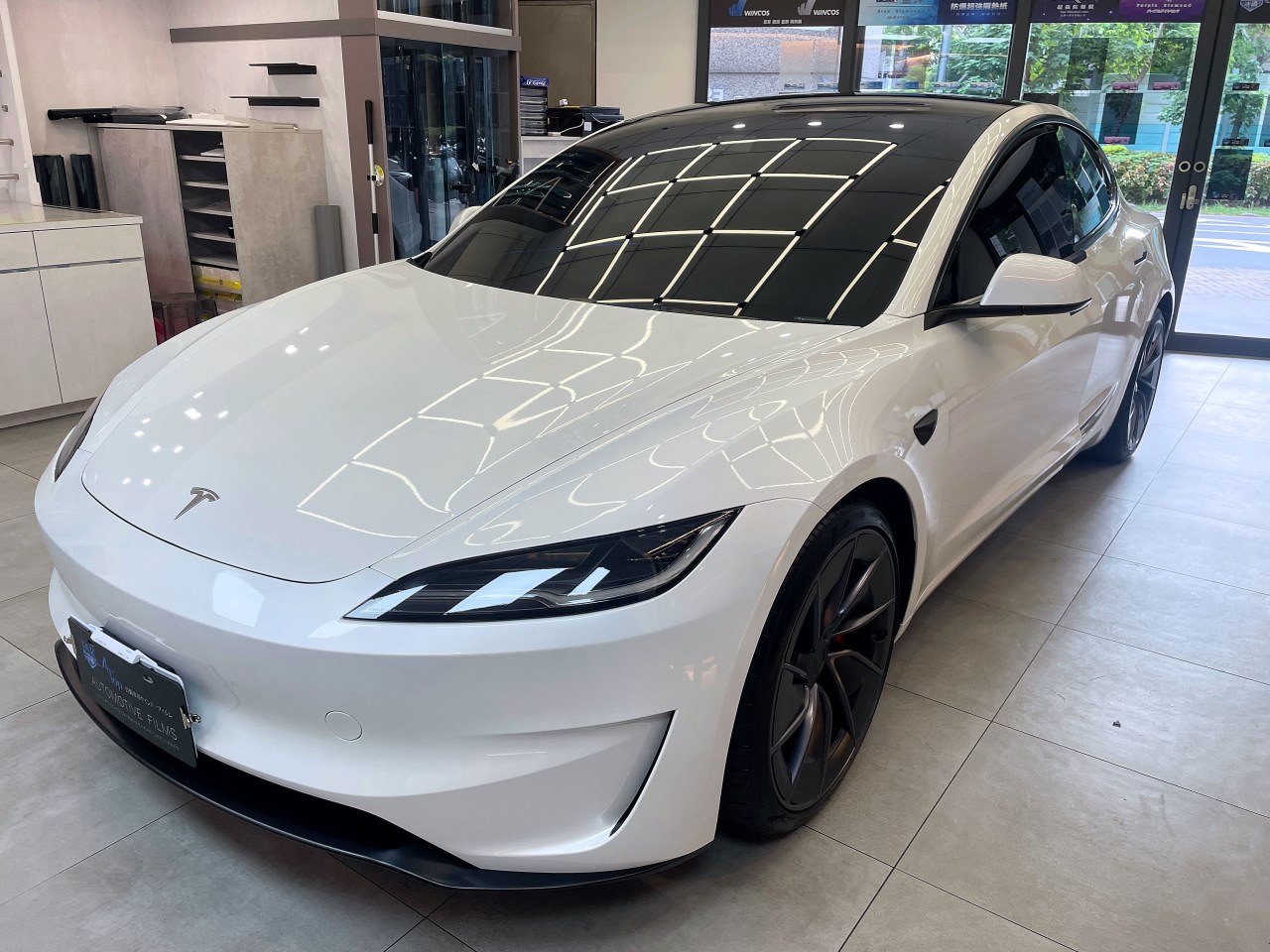 2024 Tesla Model 3 - 前擋FSK冰鑽AT35搭配車身FSK冰鑽F20.FX7 - 新北震宣板橋汽車隔熱紙