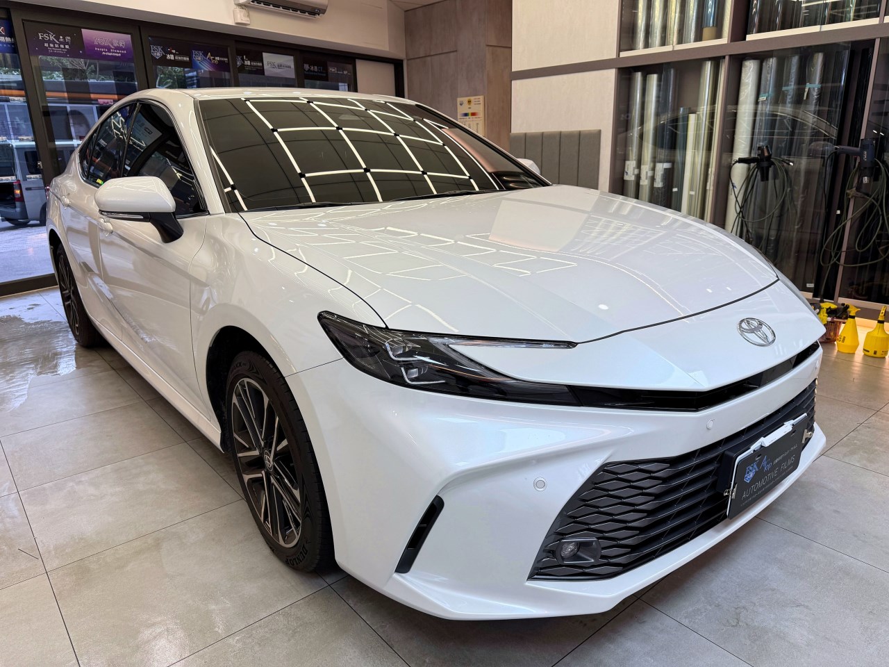 2025 Toyota Camry - 前擋FSK冰鑽F30搭配車身FSK冰鑽FX7 - 新北震宣汽車隔熱紙