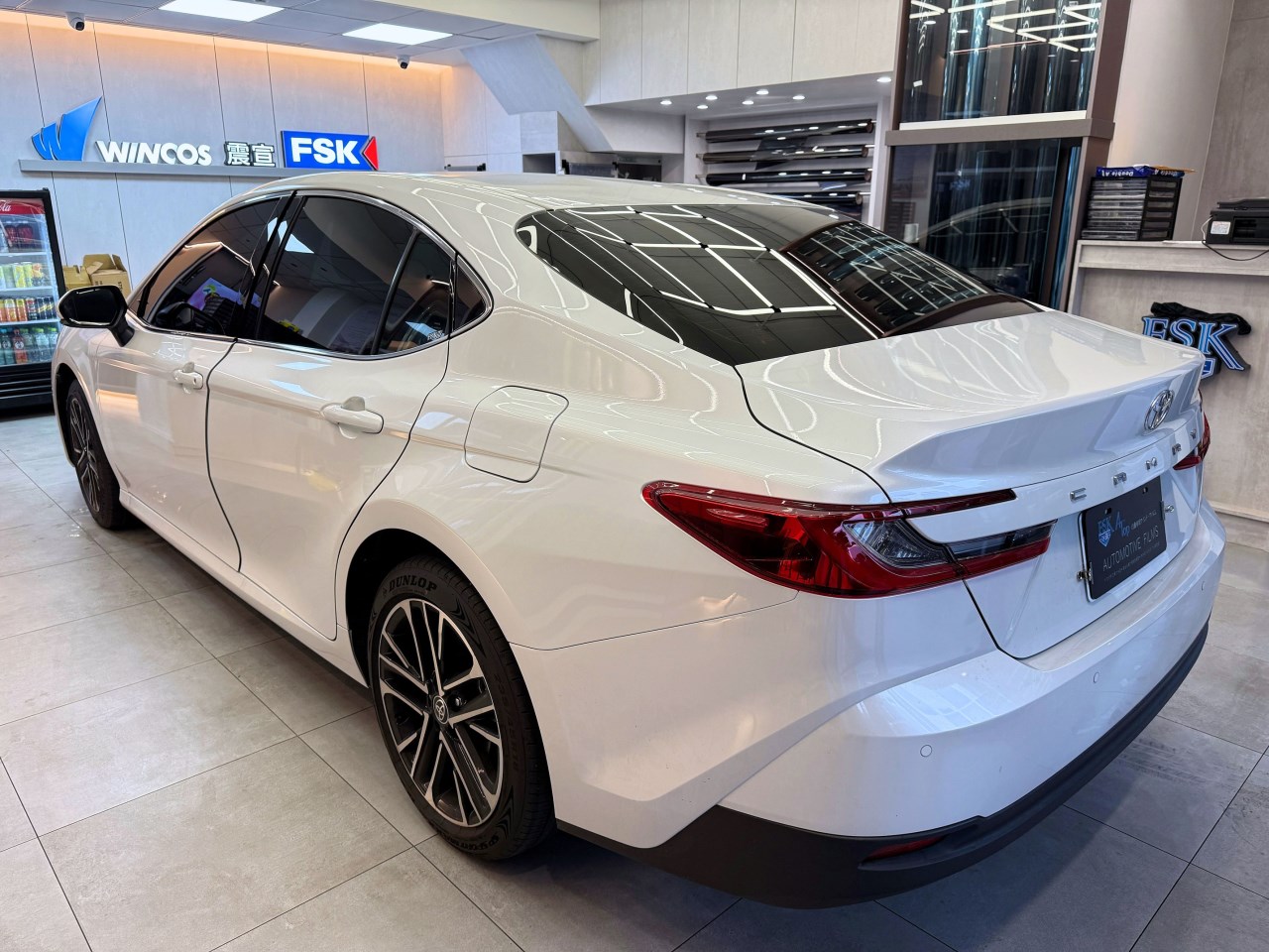 2025 Toyota Camry - 前擋FSK冰鑽F30搭配車身FSK冰鑽FX7 - 新北震宣汽車隔熱紙