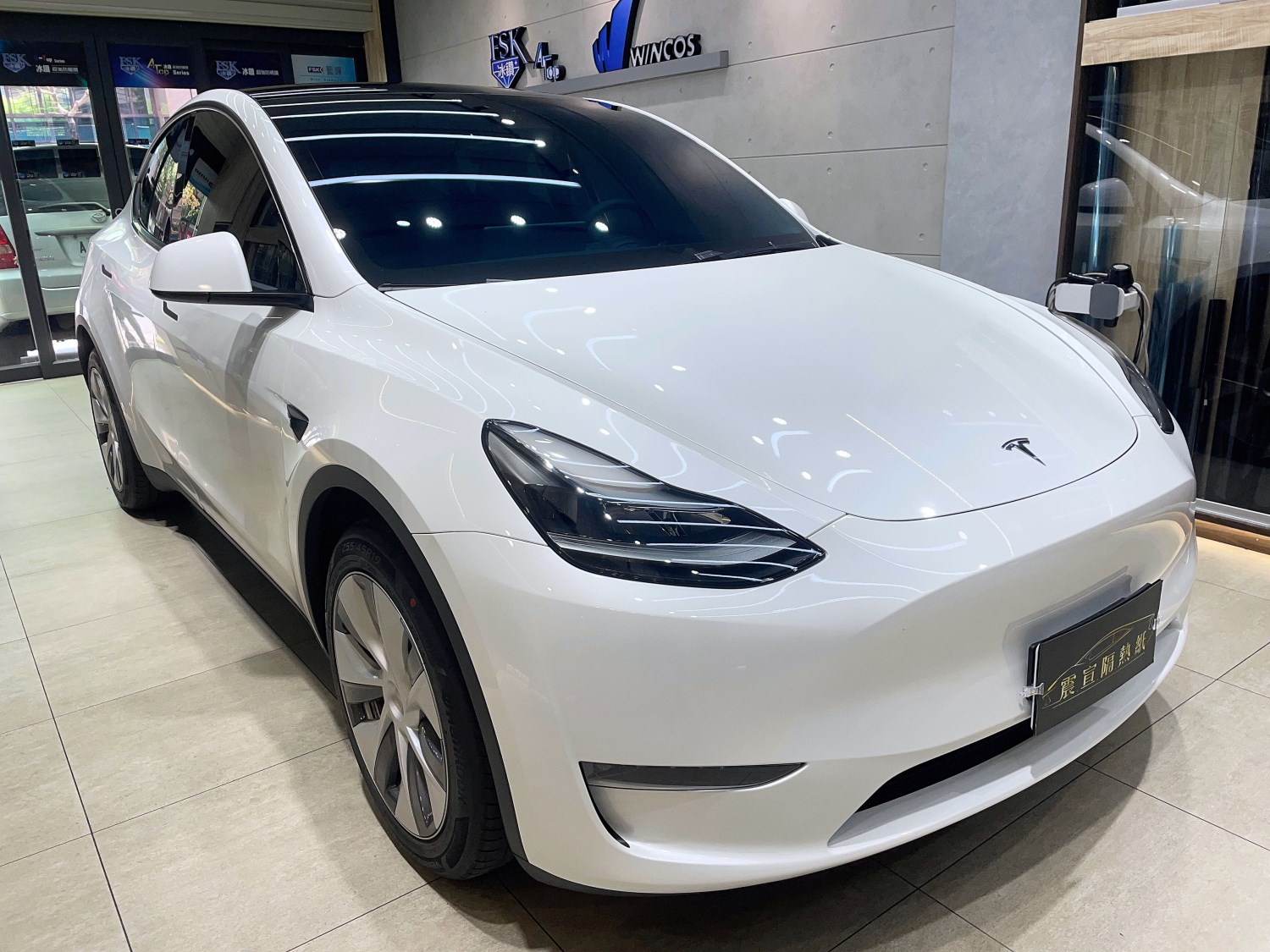 2023 特斯拉 Y - 前擋FSK冰鑽AT50搭配車身FSK冰鑽KT8.KT38 - 新北震宣汽車隔熱紙