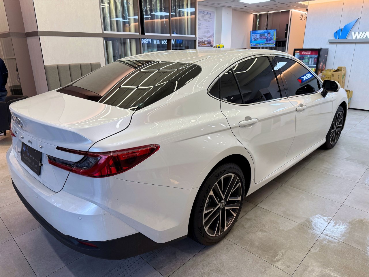 2025 Toyota Camry - 前擋FSK冰鑽F30搭配車身FSK冰鑽FX7 - 新北震宣汽車隔熱紙