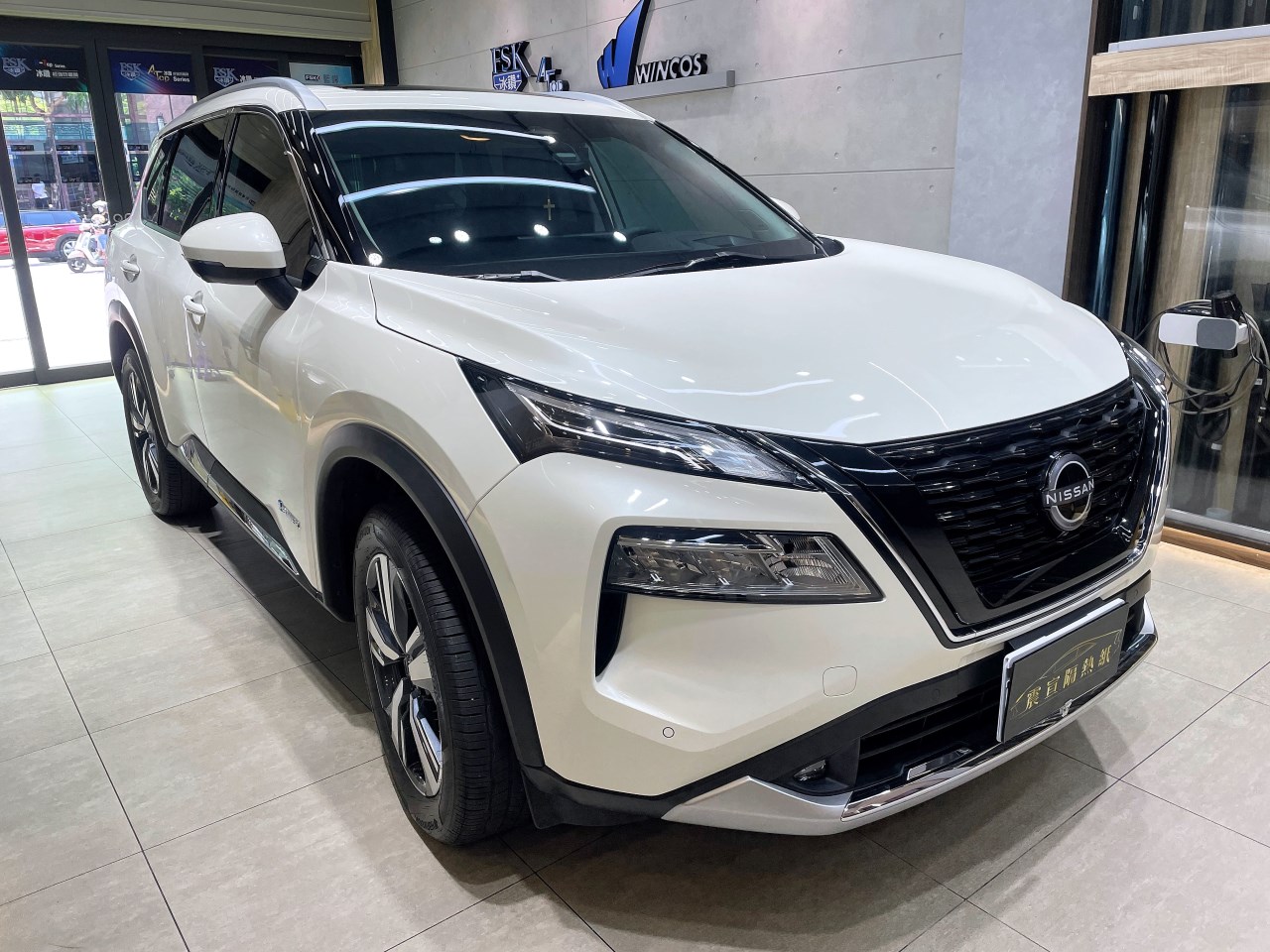 2023 Nissan X-Trail e-POWER - 前擋FSK冰鑽F60搭配車身FSK冰鑽F45.F30 - 新北震宣汽車隔熱紙