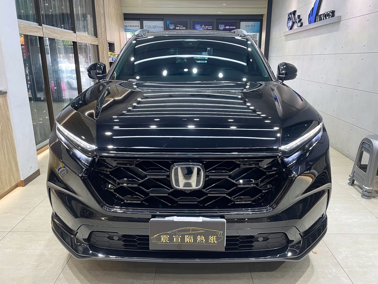 HONDA CR-V 6代 - 前擋FSK冰鑽F30搭配車身FSK冰鑽F20.F70 - 新北震宣隔熱紙店