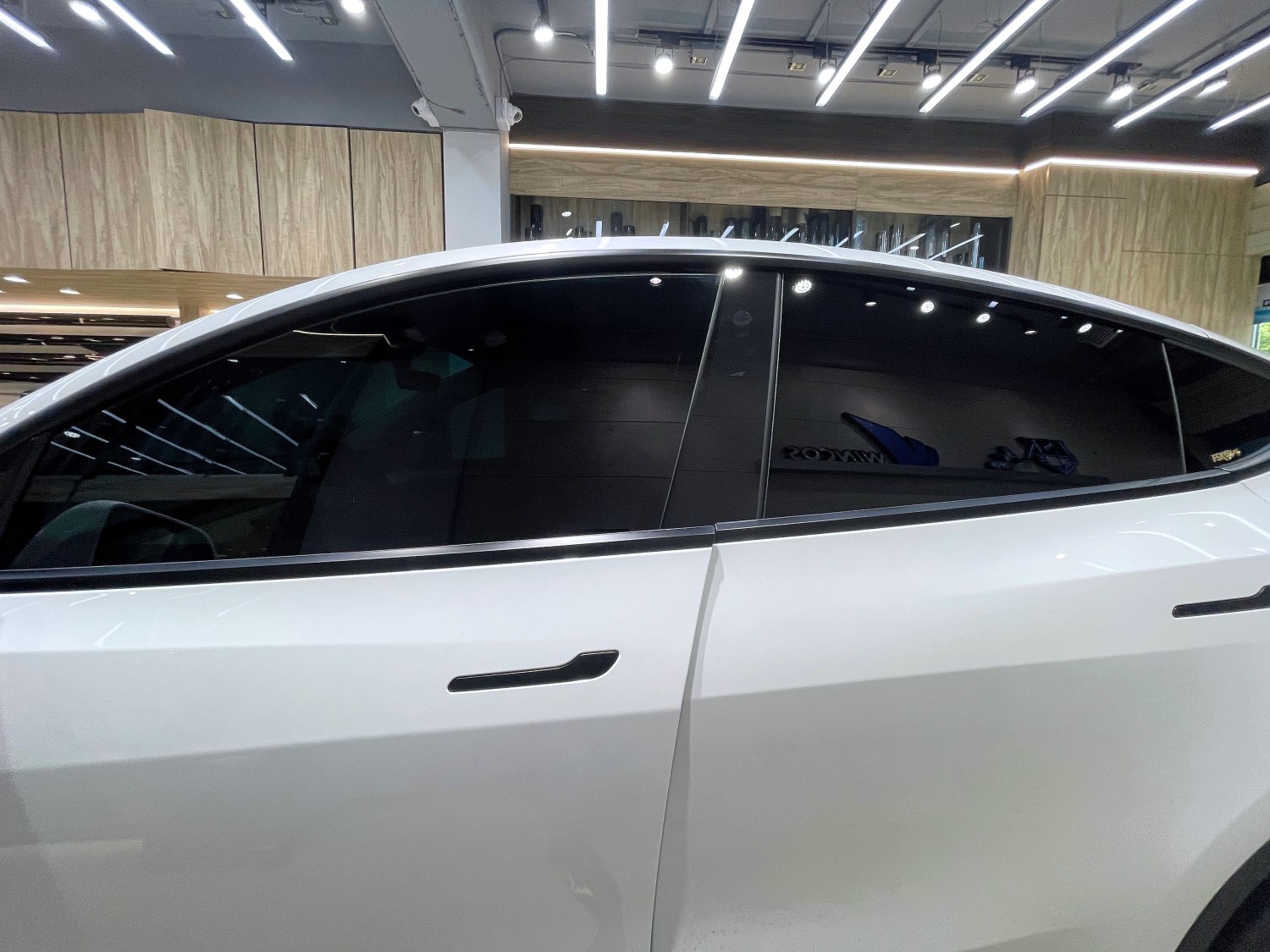 2023 特斯拉 Y - 前擋FSK冰鑽AT50搭配車身FSK冰鑽KT8.KT38 - 新北震宣汽車隔熱紙