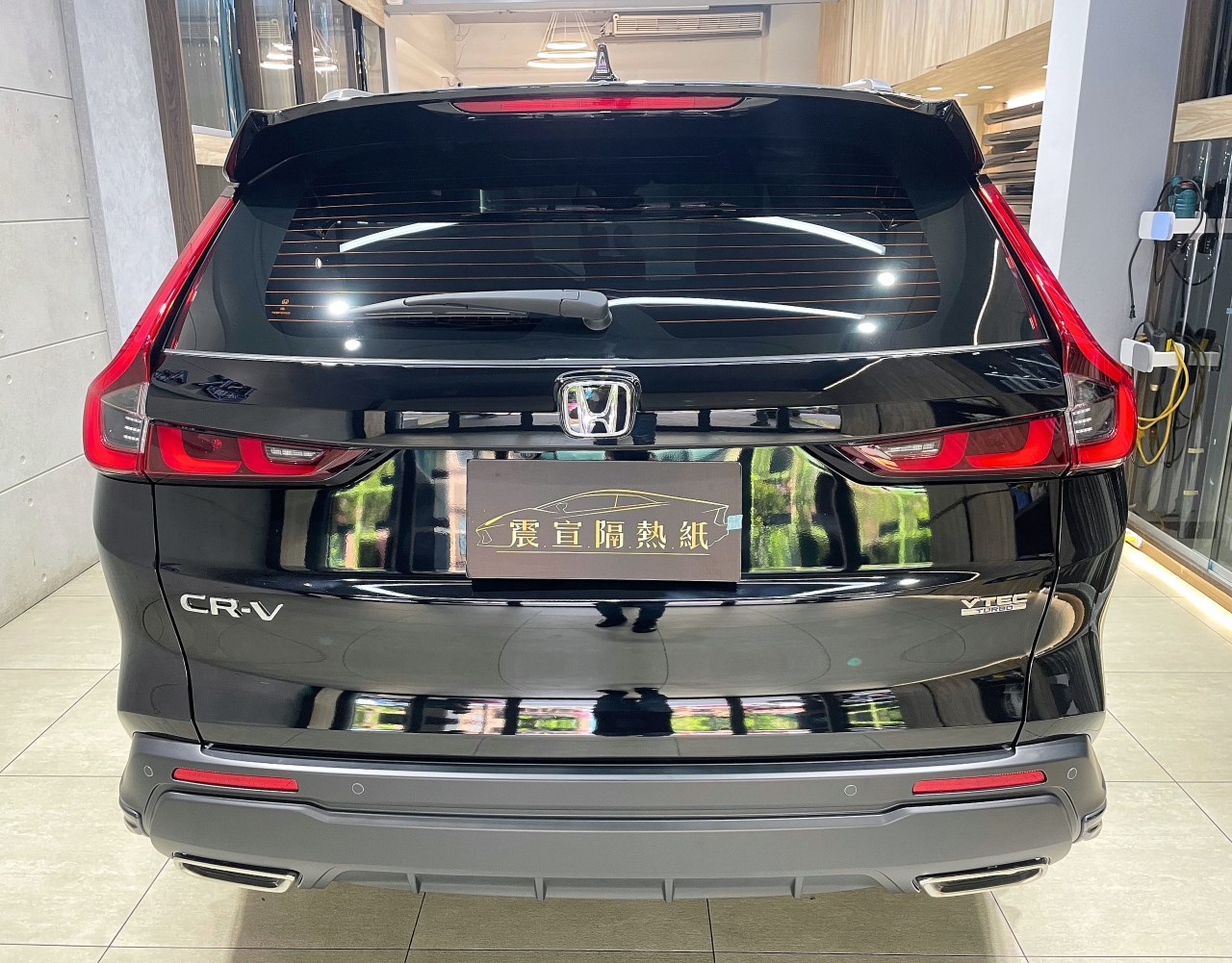 HONDA CR-V 6代 - 前擋FSK冰鑽F30搭配車身FSK冰鑽F20.F70 - 新北震宣隔熱紙店