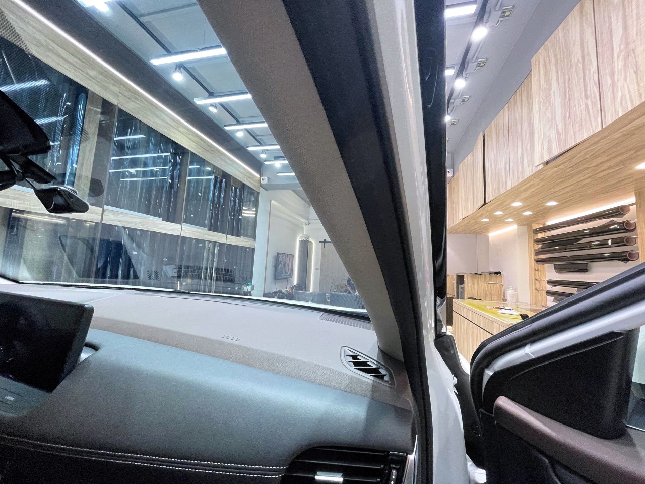 2023 Nissan X-Trail e-POWER - 前擋FSK冰鑽F60搭配車身FSK冰鑽F45.F30 - 新北震宣汽車隔熱紙