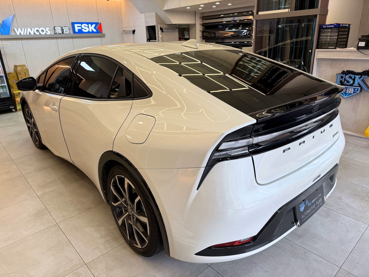2024 Toyota Prius - 前擋FSK冰鑽AT50搭配車身FSK冰鑽F30.F20 - 新北震宣板橋汽車隔熱紙