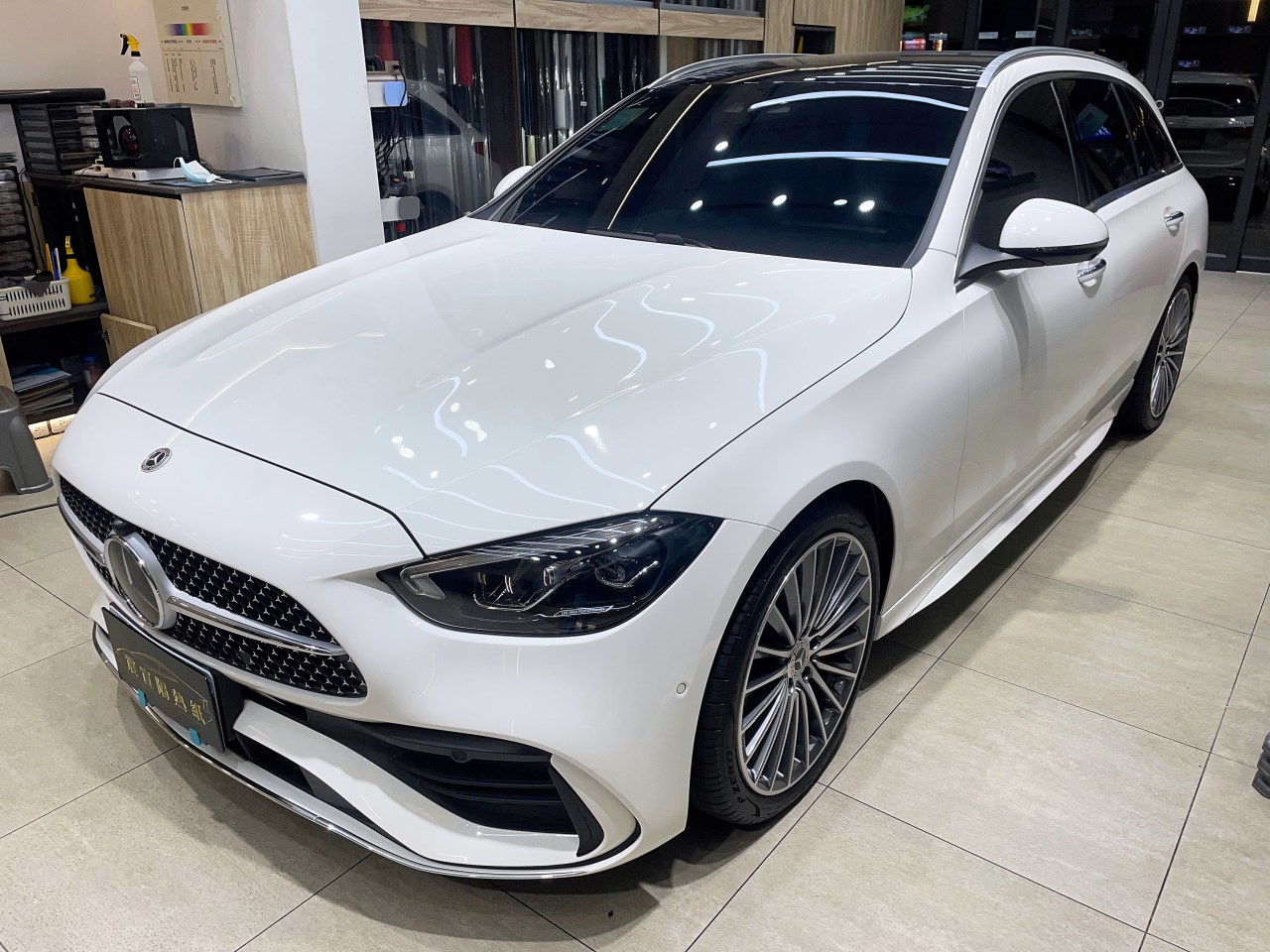 2024 M-Benz C-Class - 前擋FSK冰鑽F30搭配車身FSK冰鑽F20 - 新北震宣汽車隔熱紙