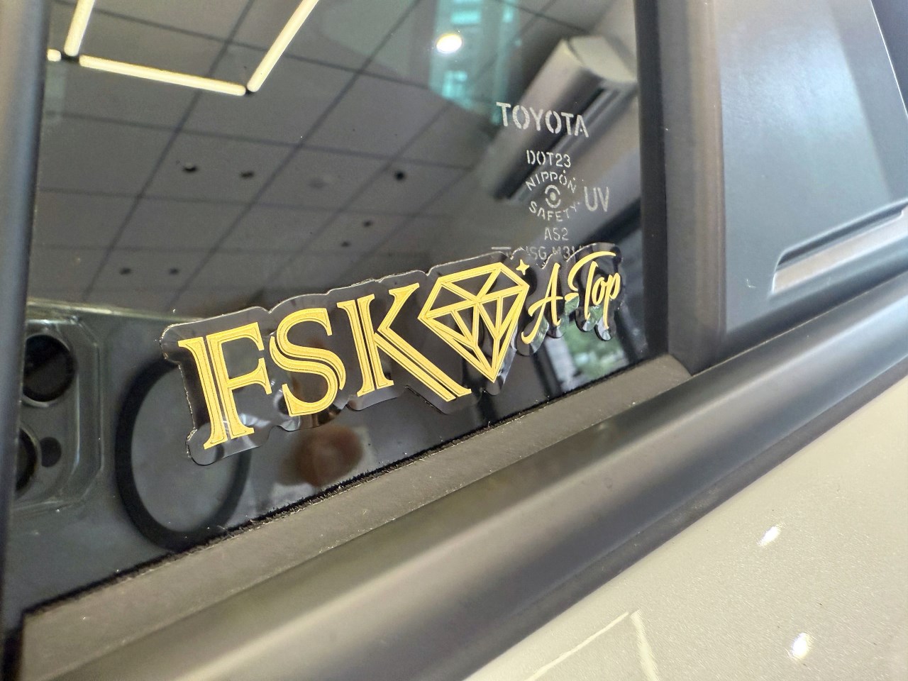 2024 Toyota Prius - 前擋FSK冰鑽AT50搭配車身FSK冰鑽F30.F20 - 新北震宣板橋汽車隔熱紙