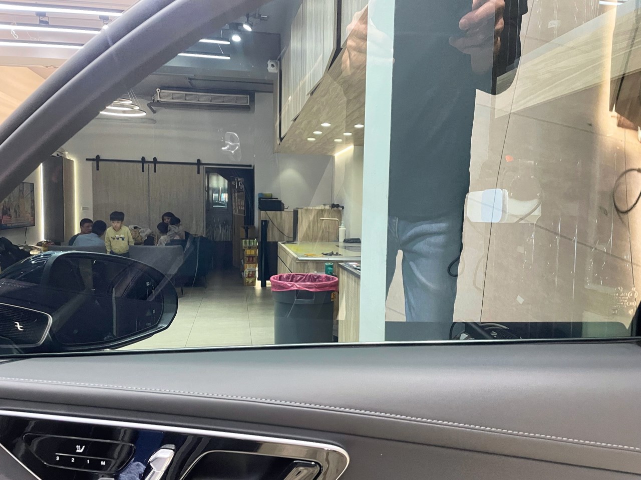 2024 Mercedes-Benz GLC-Class - 前擋FSK冰鑽AT35搭配車身FSK冰鑽F20.FX7 - 新北震宣汽車隔熱紙