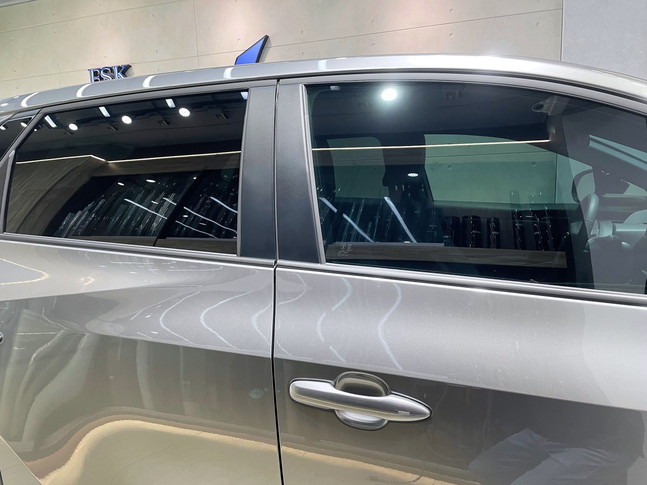 2023 Toyota bZ 4X - 前擋FSK冰鑽F70搭配車身FSK冰鑽F45- 新北震宣汽車隔熱紙