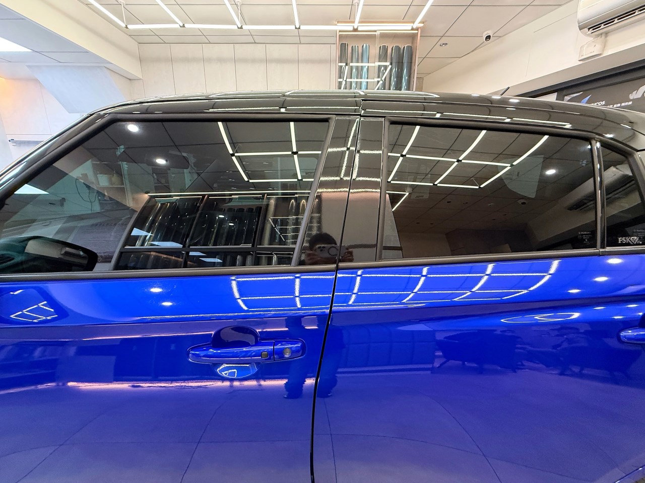2024 Suzuki Swift- 前擋FSK冰鑽KT28搭配車身FSK冰鑽F20 - 新北震宣汽車隔熱紙