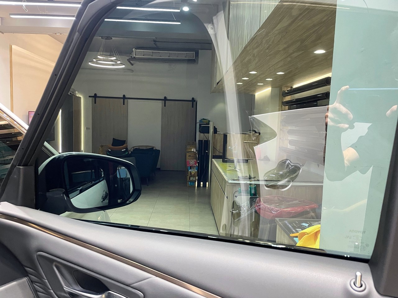 2024 Toyota Alphard - 前擋FSK冰鑽AT35搭配車身FSK冰鑽KT8 - 新北震宣汽車隔熱紙