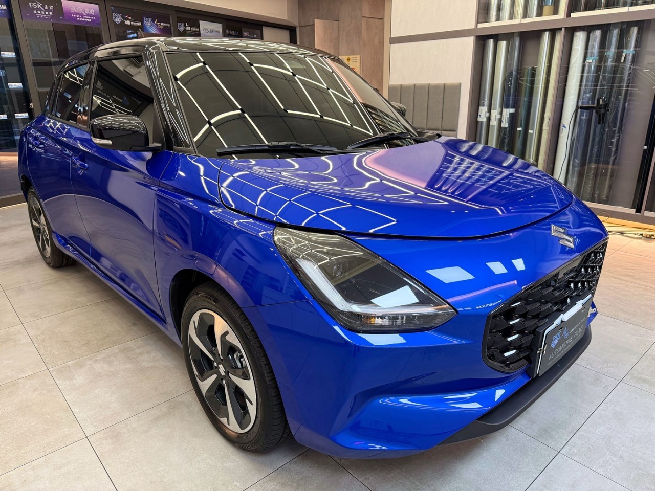 2024 Suzuki Swift- 前擋FSK冰鑽KT28搭配車身FSK冰鑽F20 - 新北震宣汽車隔熱紙