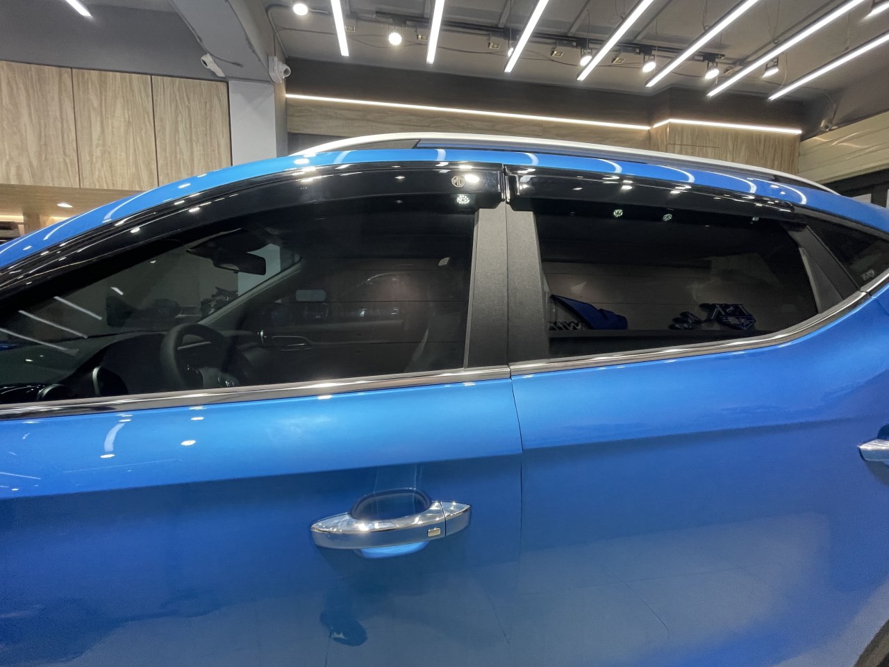 2023 MG ZS - 前擋FSK冰鑽F60搭配車身FSK冰鑽F20 - 新北震宣汽車隔熱紙