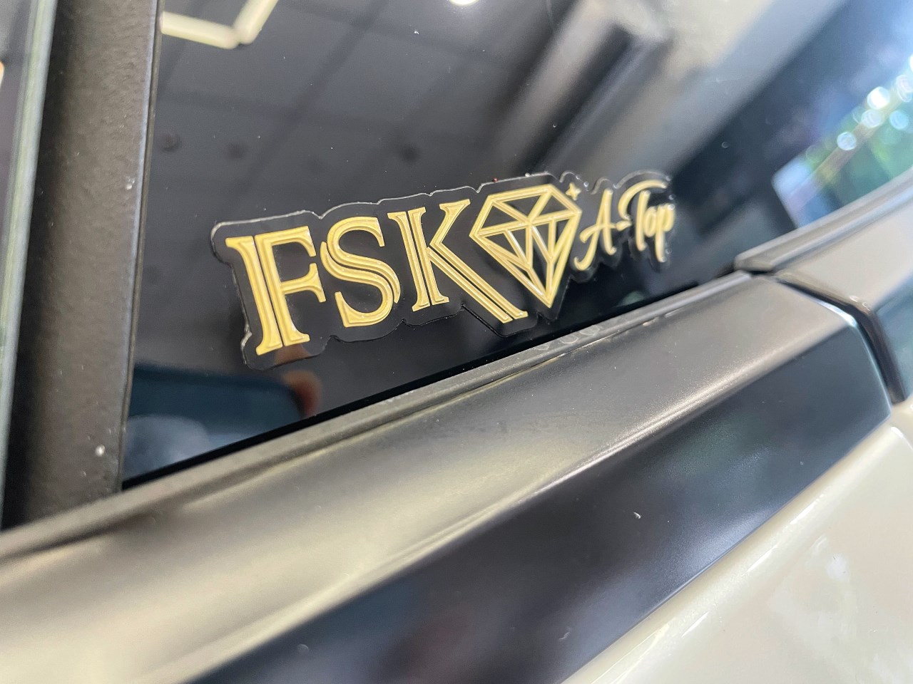 2024 Tesla Model 3 - 前擋FSK冰鑽AT35搭配車身FSK冰鑽F20.FX7 - 新北震宣板橋汽車隔熱紙