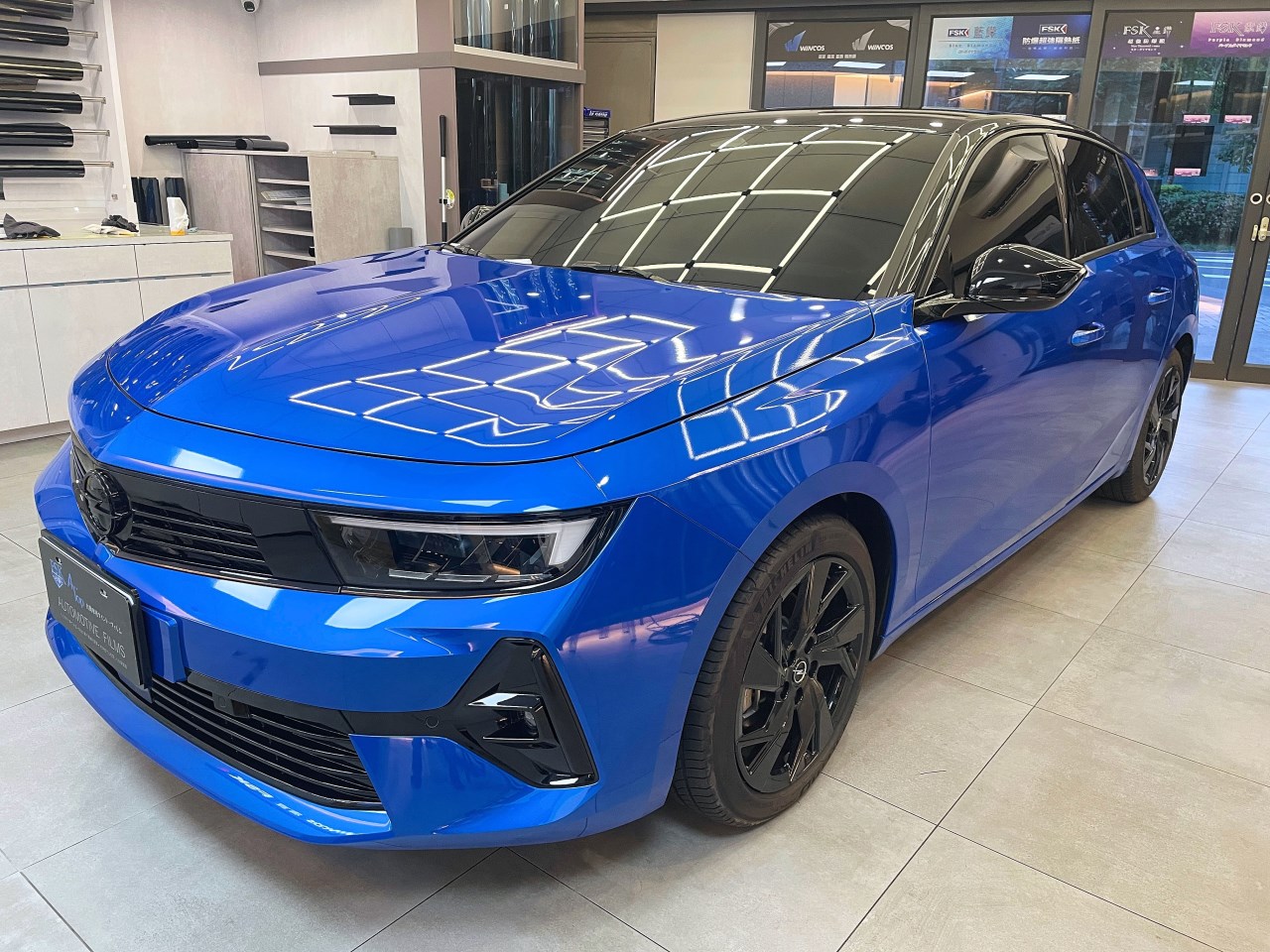 2024 Opel Astra - 前擋FSK冰鑽F30搭配車身FSK冰鑽F20 - 新北震宣汽車隔熱紙