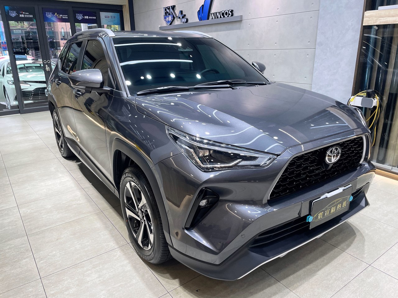 2024 Toyota Yaris Cross - 前擋FSK冰鑽F45搭配車身FSK冰鑽F30.F20 - 新北震宣汽車隔熱紙