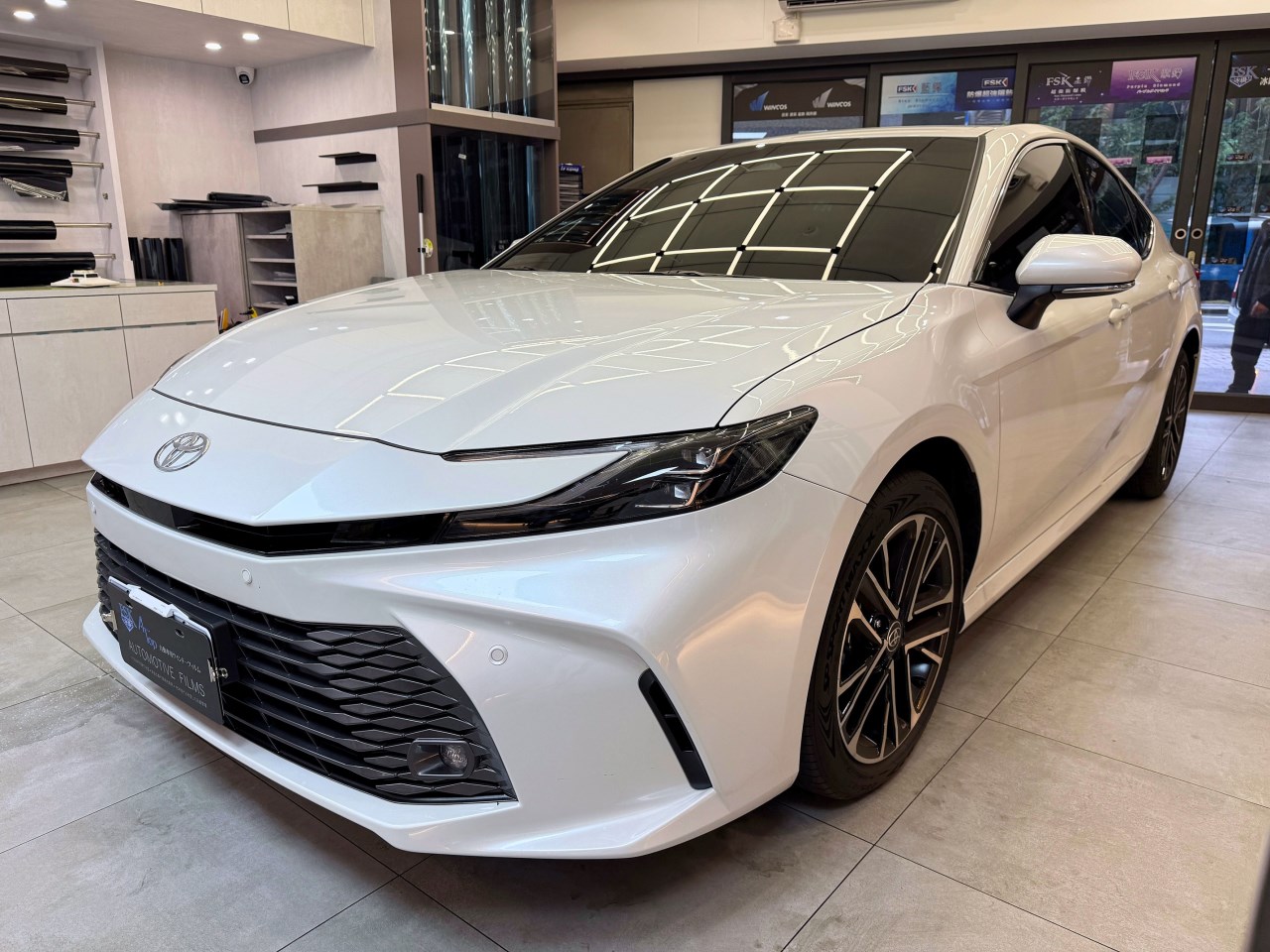 2025 Toyota Camry - 前擋FSK冰鑽F30搭配車身FSK冰鑽FX7 - 新北震宣汽車隔熱紙