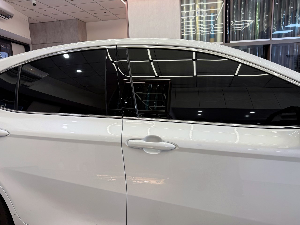 2025 Toyota Camry - 前擋FSK冰鑽F30搭配車身FSK冰鑽FX7 - 新北震宣汽車隔熱紙