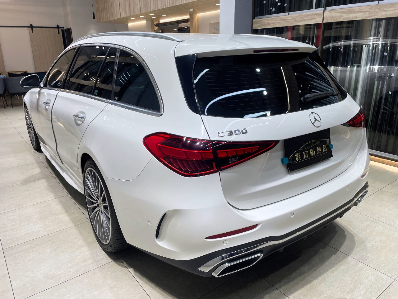 2024 M-Benz C-Class - 前擋FSK冰鑽F30搭配車身FSK冰鑽F20 - 新北震宣汽車隔熱紙