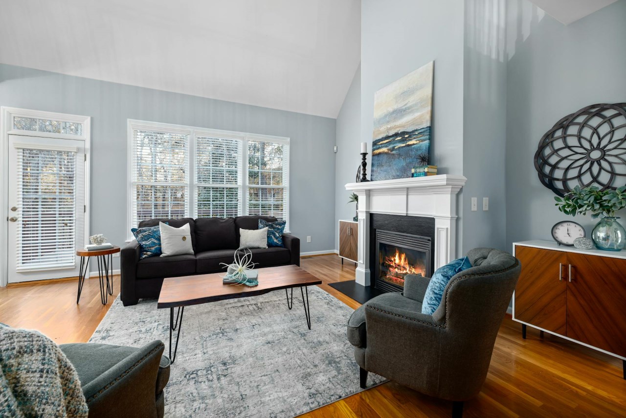 2025年熱門室內設計風格8|美式鄉村豪邸風:溫暖木質與舒適休閒的高級演繹