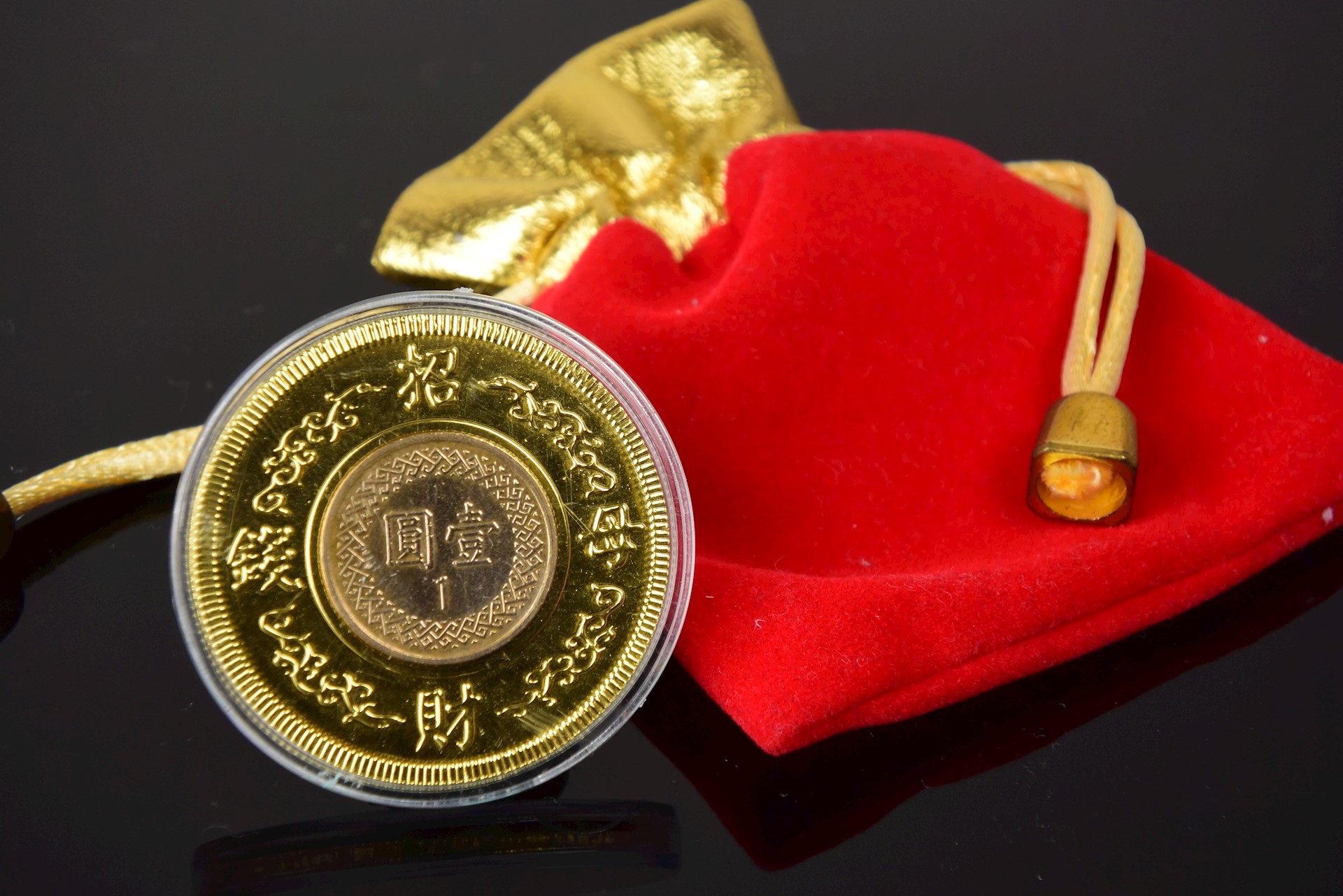 一寧企業有限公司,金箔,金幣,金卡,佛卡,鑰匙圈,貼紙,錢母,發財金,金屬貼紙,金箔畫,小神衣,日月扇,祈福卡,平安卡,隨身卡,吊牌,媽祖,天上聖母,天后,湄洲媽祖,觀世音菩薩,關聖帝君,千手觀音,福德正神,文殊菩薩,御守,平安貼,金牌,金箔價格,金箔推薦,金箔製作,九陽行